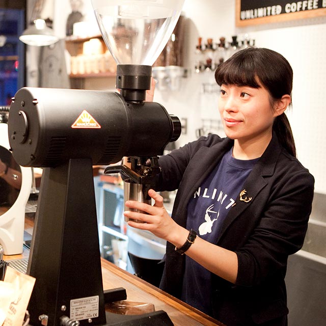 【カフェの現場見学ツアー】スペシャルティコーヒーを扱うトレンドカフェ「アンリミテッドコーヒーバー」を見学して、バリスタの仕事を知ろう!