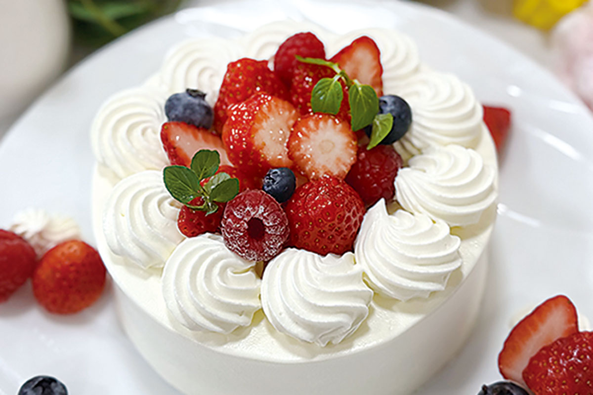 クリームの選び方〜仕上げ、フルーツのカット・デコレーション