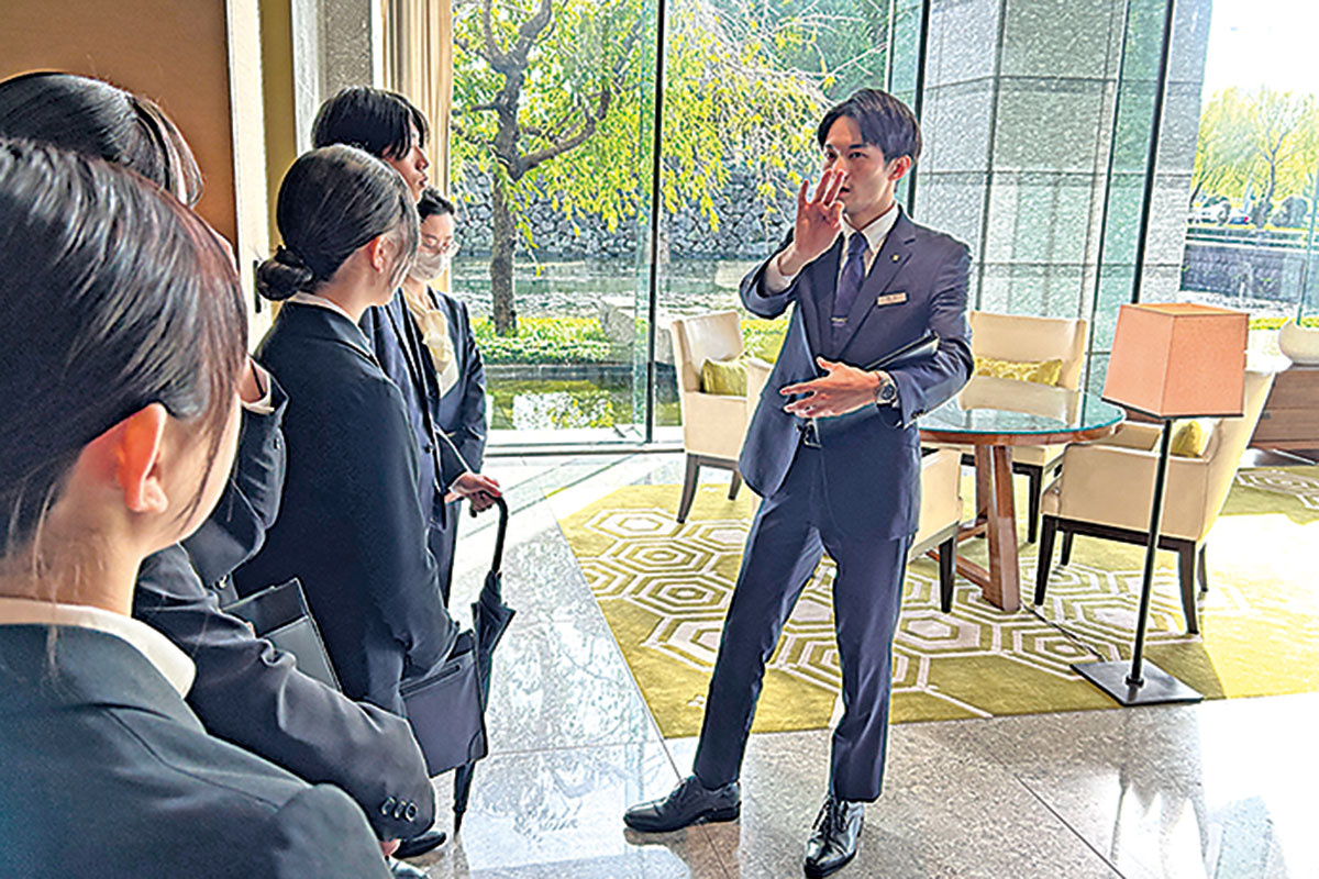 企業見学でプロを知る