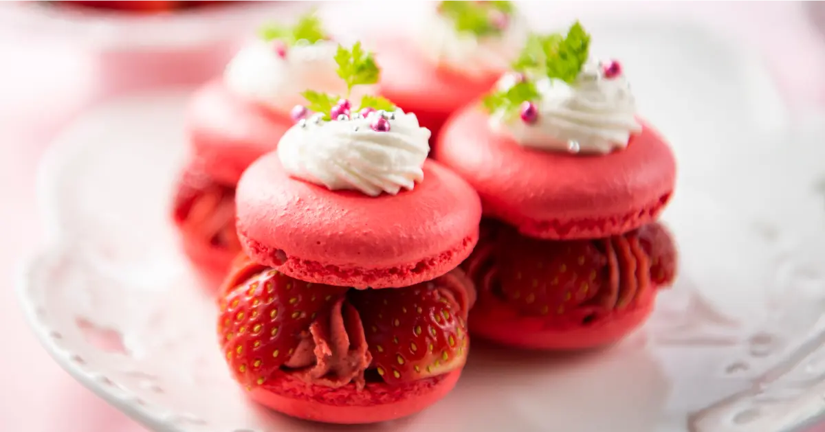 いちごのマカロン